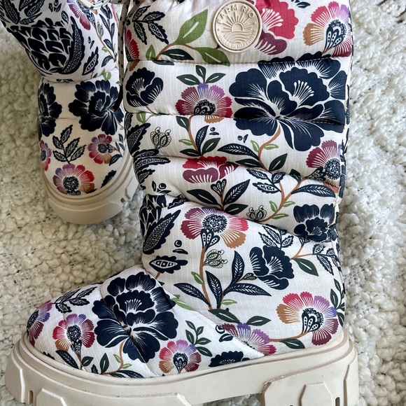 NWOT Farm Rio Quilted Puffer Platform Boots - Picture 3 of 5